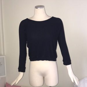 LIGHTWEIGHT KNIT SWEATER
